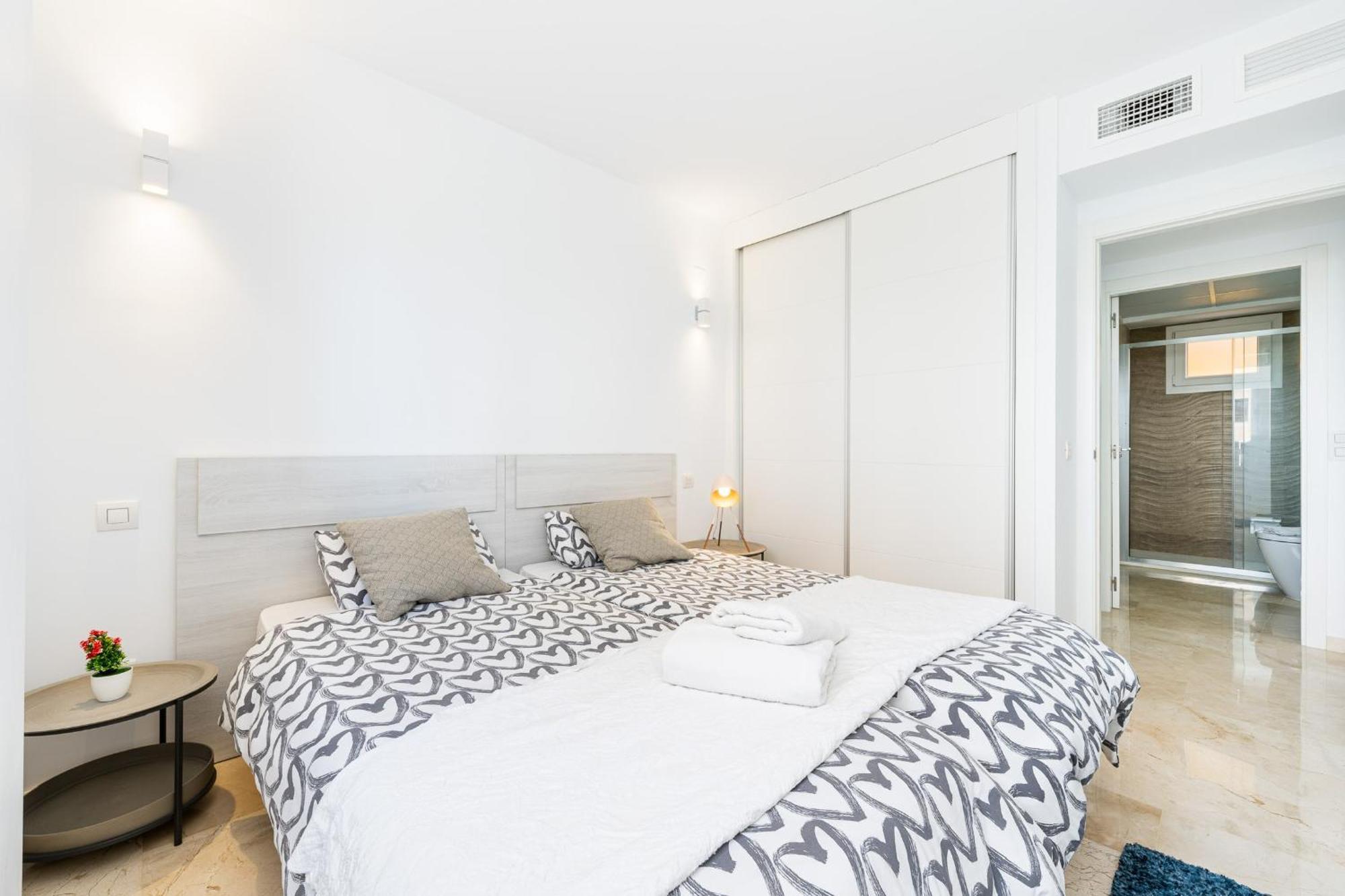 Tornado Apartamento Sunrise Torrevieja Bagian luar foto