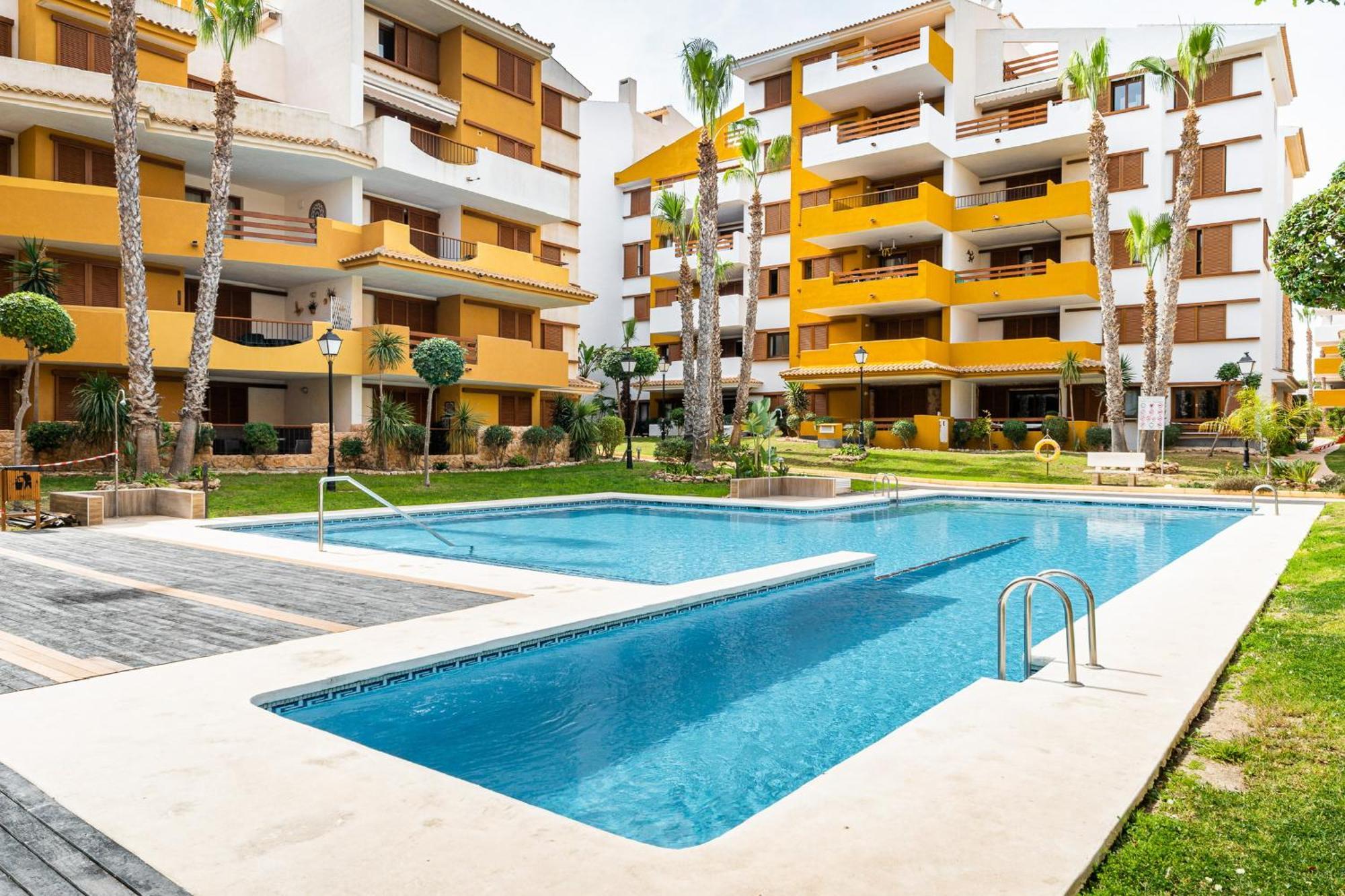Tornado Apartamento Sunrise Torrevieja Bagian luar foto