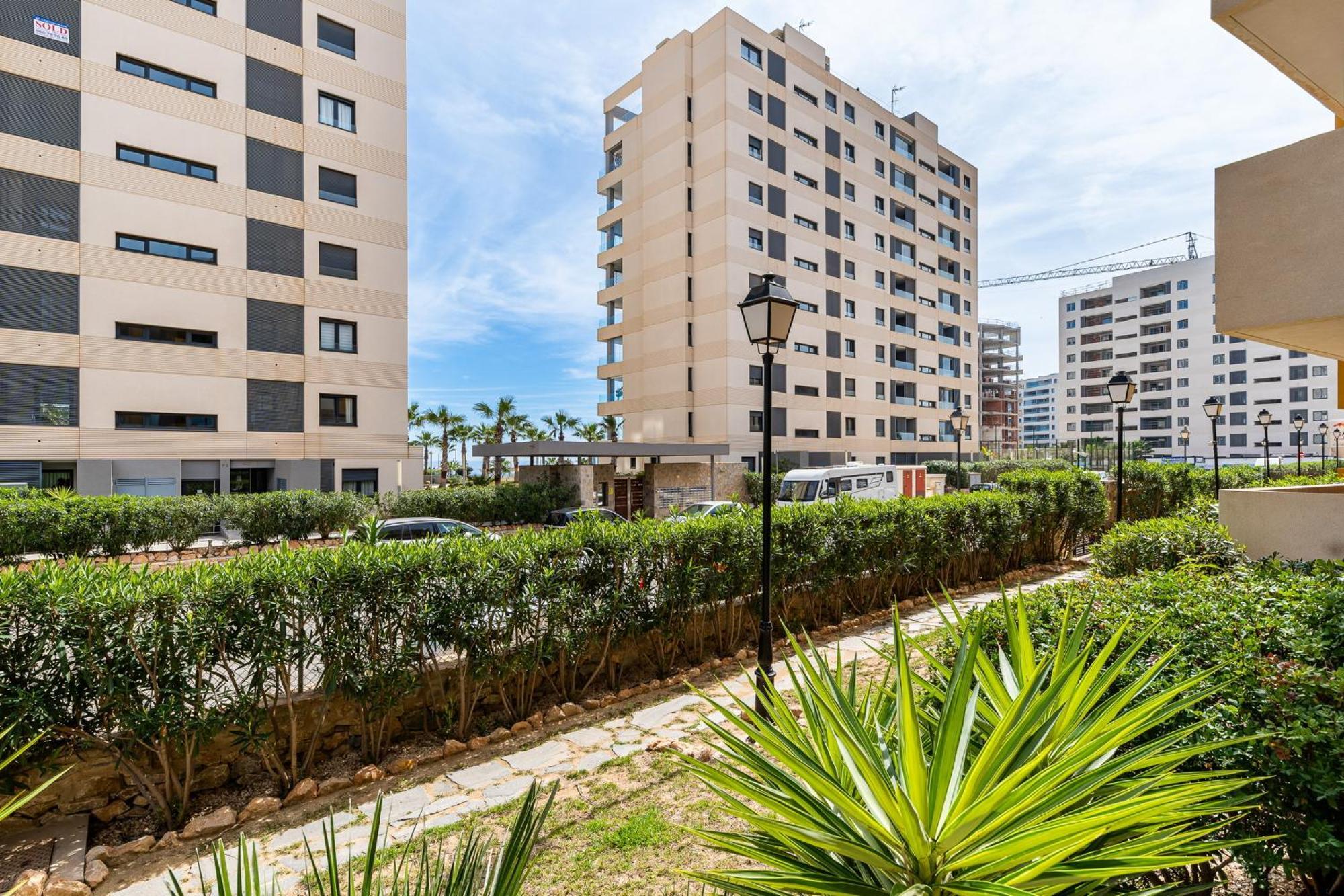 Tornado Apartamento Sunrise Torrevieja Bagian luar foto