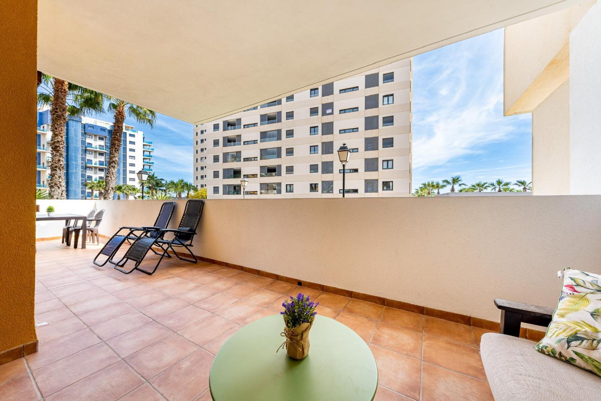 Tornado Apartamento Sunrise Torrevieja Bagian luar foto