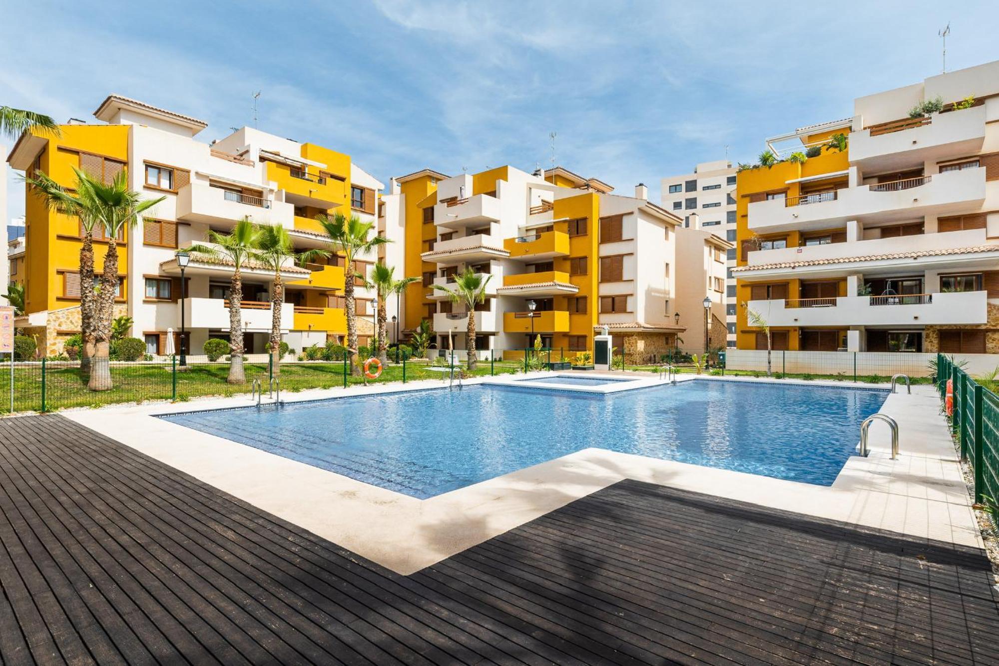 Tornado Apartamento Sunrise Torrevieja Bagian luar foto