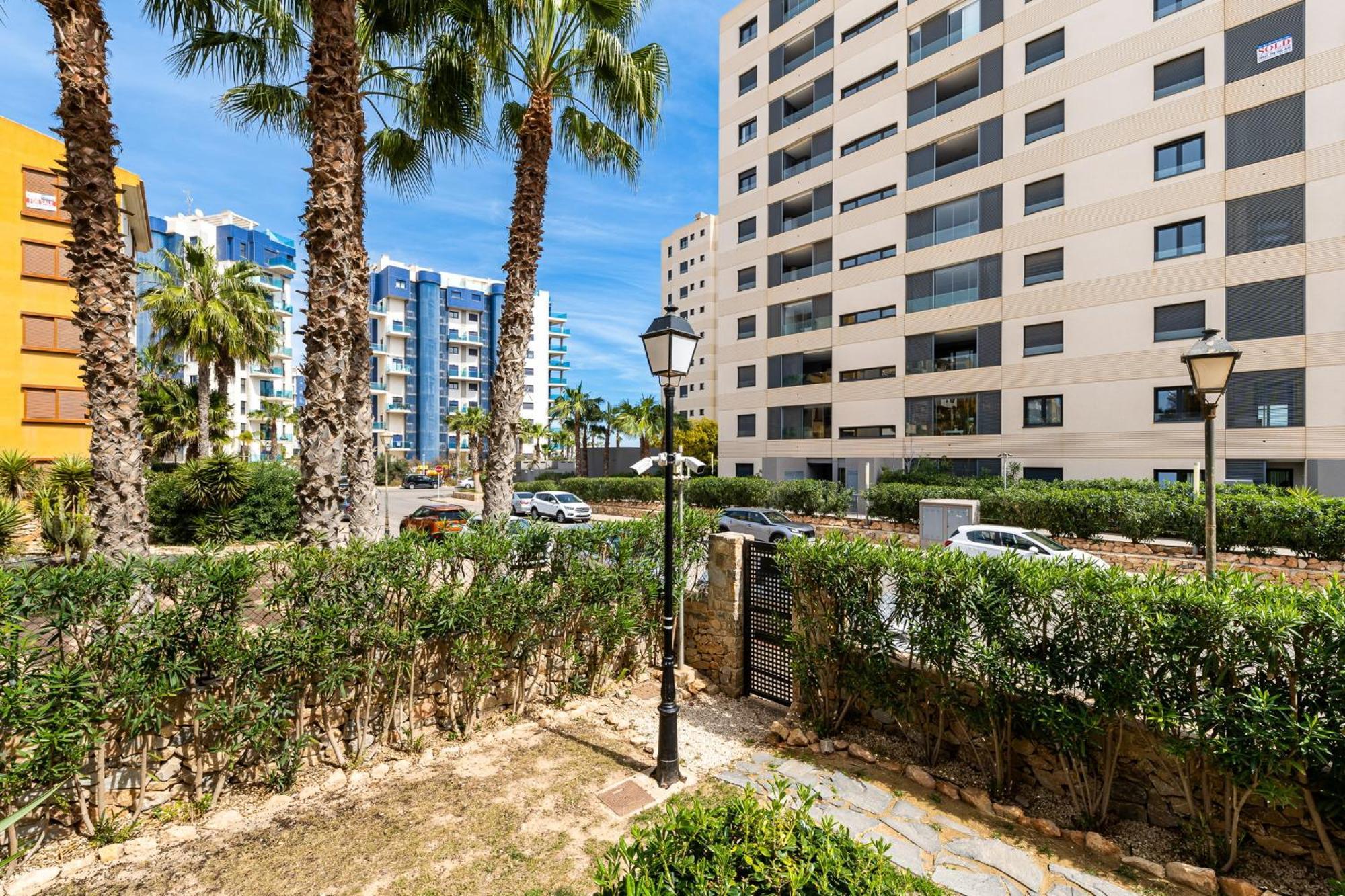 Tornado Apartamento Sunrise Torrevieja Bagian luar foto